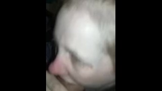 彼女はコックを本当に良い吸います