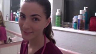 L'infermiera dà un esame al figliastro - Molly Jane 