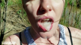 Stiekeme openbare pijpbeurt een mondvol sperma - OurDirtyLilSecret