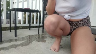 Girl pee despiration spandex shorts