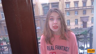 来自极端女孩邻居的深喉和硬他妈的 - POV 4K