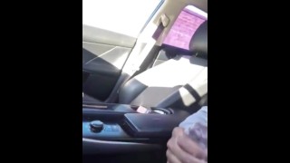 Ik kon zijn zweterige funky blanke jongen's kont nog steeds op mijn lippen ruiken.. dit gebeurt