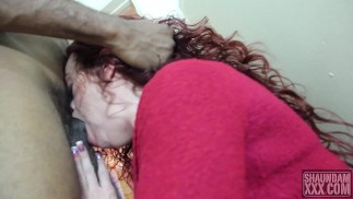 SHAUNDAM HRDLO ŠUKÁ FELACI MISTRA NA CHODBĚ A DÁVÁ BOULI DO KRKU