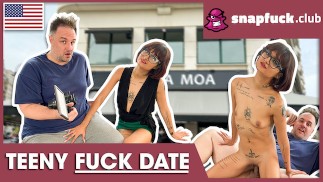 Candy Scott je nezbedná malá puberťačka, která miluje péro! ŠUKÁNÍ SNAP-FUCK