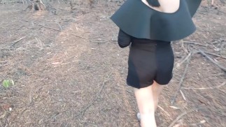 wandelen in het bos en sperma neuken krijgt een creampie