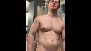 Gozando em um par de boxers para um comprador 