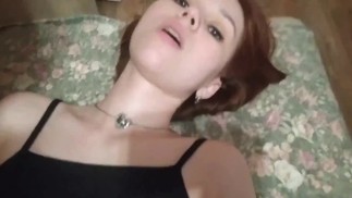 Spontaneous sexo com uma garota vermelha em poses diferentes