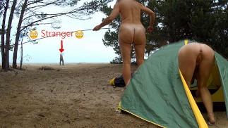 - | Video-Tutorial: Wie baue ich ein Zelt am Strand nackt auf?! | - 