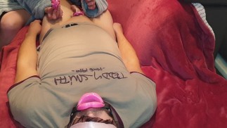 Sissy cocu se libère, branle et mange du sperme