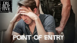 DisruptiveFilms - L'uomo si fa scopare il culo da un poliziotto dopo l'arresto della sua ragazza