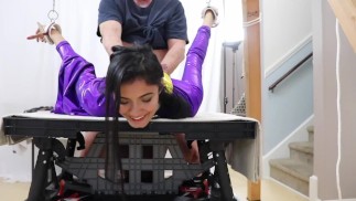 Viva Athena/Candy White "Batgirl Solo 1-3" Bondage Doggystyle Cowgirl orale facial pijpbeurten