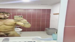 Cosa faresti se mi beccassi a masturbarmi...