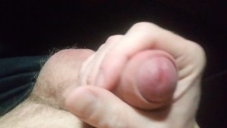 Stiefbroer betrapt op aftrekken en porno kijken