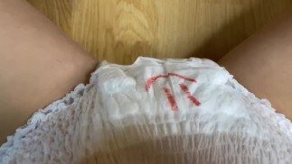 塗装されたおむつPPVでの十代の放尿