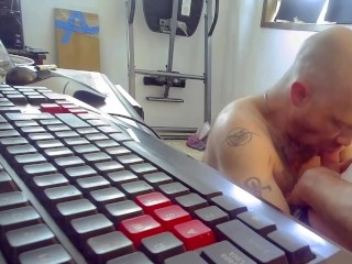 Není Nic Lepšího Než Orál Od Sexy Muže, Který Miluje Kouření Péra!