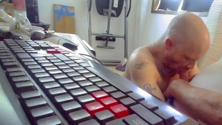 Nothing better than a blow job from a hot man who loves sucking cock!
