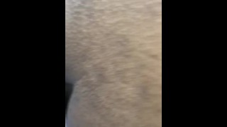 私たちは生の外でセックスします