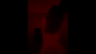 Hot esposa engañando al vecino mientras su esposo está en el trabajo