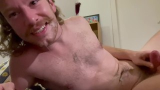 Sammy Kayは彼自身の顔に絶頂します!!