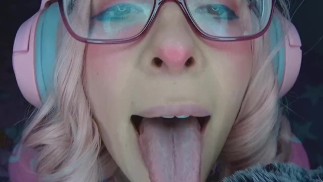 SEKSOWNA GORĄCA ASMR SSANIE UCHA GAMERGIRL