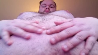 POV на коленях, заставляя большого шотландского парня стонать и хныкать, когда он кончает