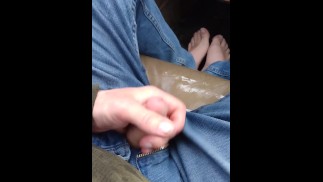 Sikanie i walenie konia na ruchliwym parkingu Walmart