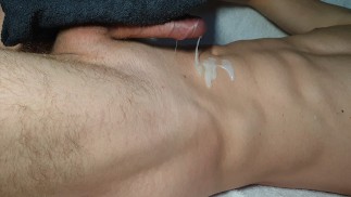 Me Am follando mi toalla hasta gemir y correrme