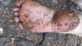 Sale fille latina pieds sales à l’extérieur du porno
