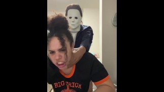 MICHAEL DÉTRUIT SES TRIPES