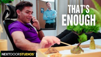 Bratty Angestellter wird zur Schlampe des sexy Chefs - Derek Kage, Damian Night - NextDoorStudios