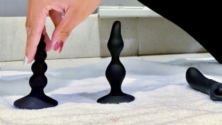 アナルVirginセックスToy進行 |18歳のIvyリーグの学生が公衆トイレでソロオナニー
