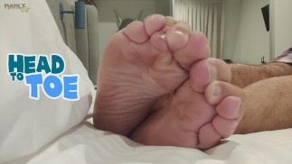 PASSO PAPÀ GAY - DALLA TESTA AI PIEDI - FINO A CHE PUNTO TI SPINGERESTI SE CONDIVIDESSI UN LETTO CON I PIEDI DEL TUO PATRIGNO