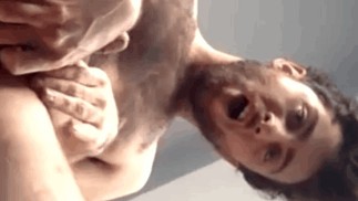 Bunda balançando bunda bolha com vibrador no buraco peludo grande pau peludo