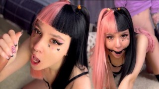 Gave hete emo meid deepthroat en neukt haar met kokhalsen in haar mond 4K
