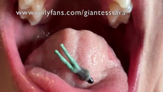 Giantess Endo Vore Trávení Trakt Lekce Zadek Hrát Bonus Koupelna Scéna Trailer