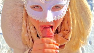 Donsjack buiten openbare pijpbeurt en cumshot in winterwonderland - koppel Keyla & Lucas