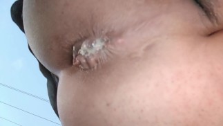 Mrkající creampied kretén poté, co křižoval veřejnost s cizincem