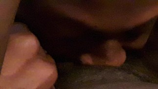 🍫 Chocolateの猫🙀は彼女のうめき声を聞くだけで彼女を夢中にさせました
