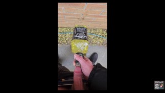 Туалета не было, поэтому я помочился в бутылку из-под виски. За литр мочи. Надо было ехать!