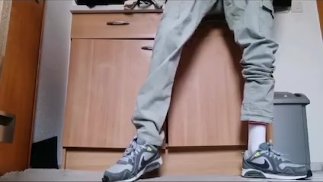 Hot skater twink trekt zich secritisch af