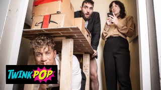 TWINKPOP - Felix Fox, dá a Tony D'Angelo um olhar travesso enquanto ele leva seu pau na boca