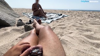 Chodzę z Tobą po plaży nudystów z płaską klatką | Mistress Erica