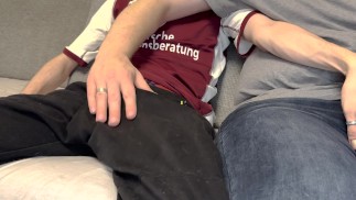 Hetero beste vriend speelt voor het eerst met mijn homo lul