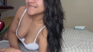 Mi cuñado me masturba y terminamos bien calientes hasta cojer bien rico