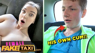 天哪，19岁的小伙子差点在自己的嘴里吐出来 - Female Fake Taxi
