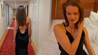 人妻Beautyホテルで間違った部屋を手に入れました! そして、彼女は誤って彼女の夫をだましました!