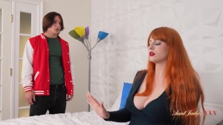 Aunt Judy's XXX - Busty roodharige stiefmoeder Alex Harper neukt haar stiefzoon