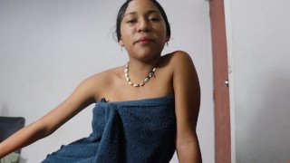 POV - 我美丽的黑发继妹让我早上起床打手枪！