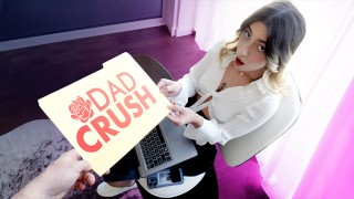 Je baise ma belle-fille gâtée dans tous les trous pour la garder en ligne