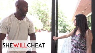 SHE WILL CHEAT - Возбужденная Rose Darling изменяет своему мужу с мускулистым массажистом